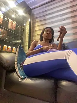 adaraSmiith online show from December 17, 2024, 11:17 am