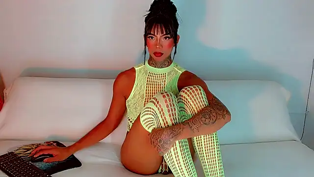 laura sweett120 online show from February 21, 2025, 10:48 pm