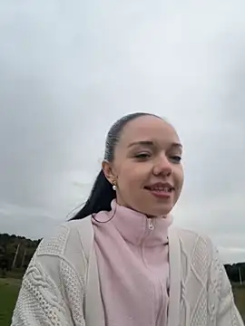 Vanesskaa online show from October 10, 2025, 4:28 pm