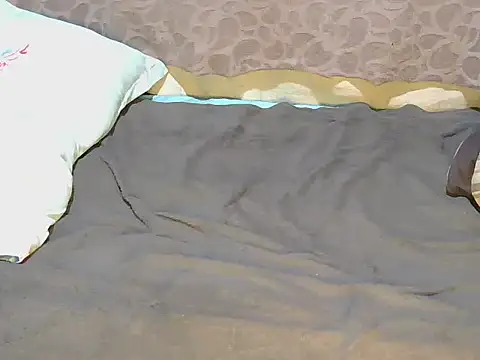 slim girl02 online show from January 12, 2026, 2:17 am