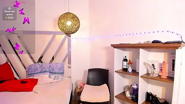 rose scottt online show from February 21, 2025, 2:48 pm