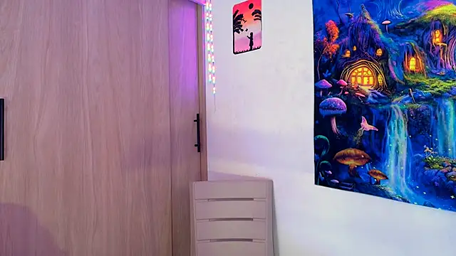 CatrinaRossi online show from November 20, 2025, 7:57 pm