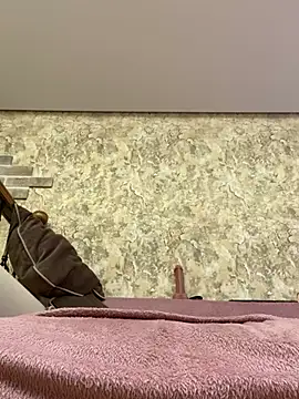 ISSexy online show from March 9, 2025, 9:13 am