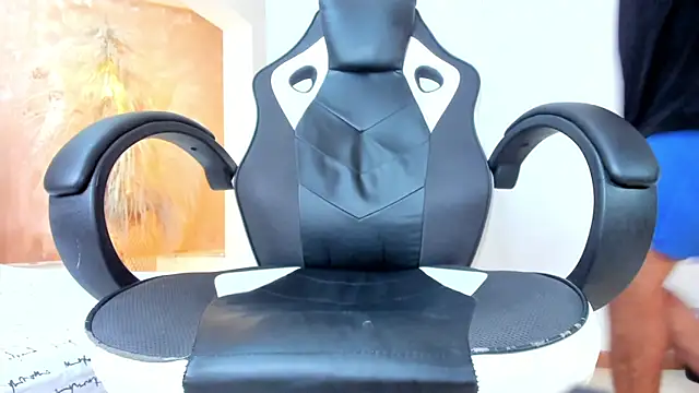 Snapshot of ANGEL_NICOLAS chatting on February 12, 2025, 9:01 pm ANGEL NICOLAS online show from February 12, 2025, 9:01 pm