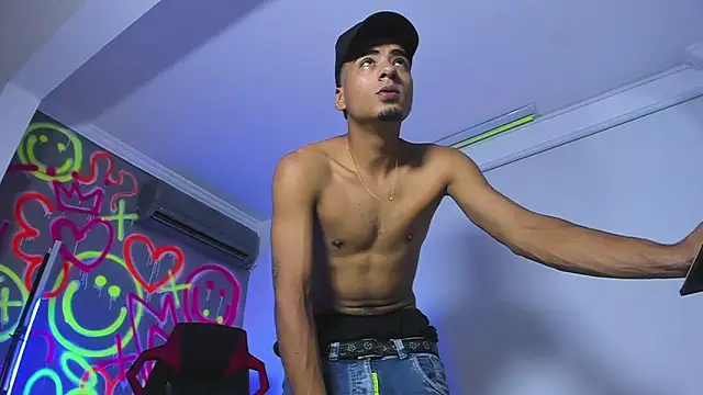 Snapshot of ANGEL_NICOLAS chatting on January 15, 2026, 8:45 pm ANGEL NICOLAS online show from January 15, 2026, 8:45 pm