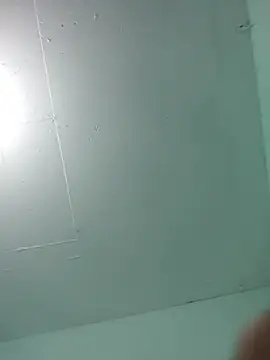 Snapshot of Luisf1267 chatting on November 5, 2025, 3:17 am Luisf1267 online show from November 5, 2025, 3:17 am