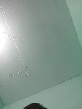 Snapshot of Luisf1267 chatting on November 7, 2025, 2:44 am Luisf1267 online show from November 7, 2025, 2:44 am