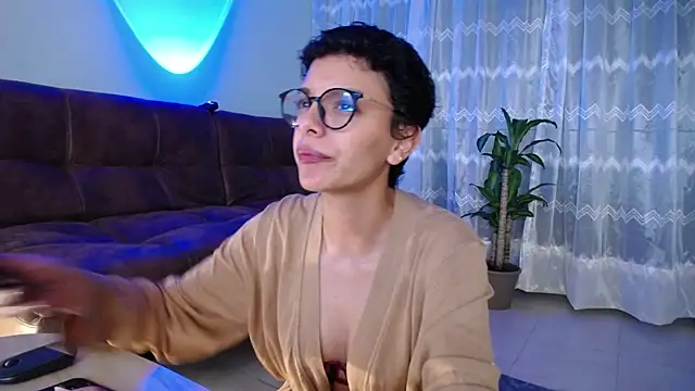 Snapshot of peyton_golden1 chatting on January 16, 2025, 12:23 am peyton golden1 online show from January 16, 2025, 12:23 am