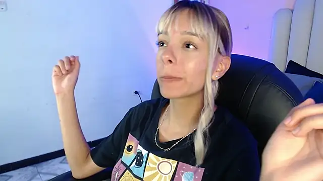 Snapshot of peyton_golden1 chatting on October 3, 2025, 3:36 am peyton golden1 online show from October 3, 2025, 3:36 am