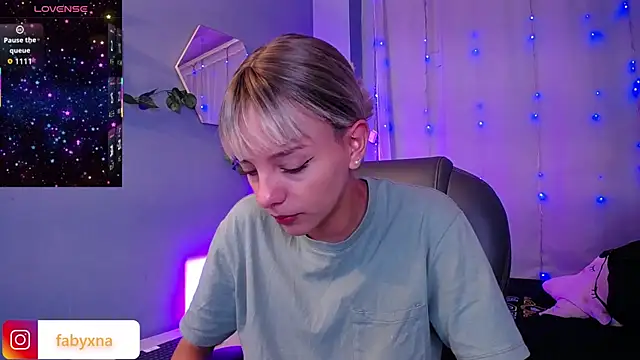 peyton golden1 online show from October 31, 2025, 3:18 am