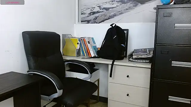 peyton golden1 online show from November 20, 2025, 3:28 am