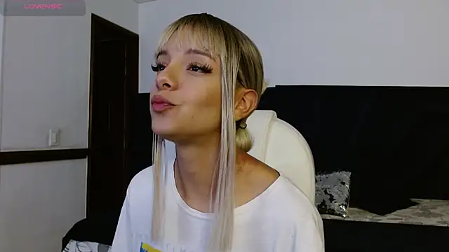 peyton golden1 online show from January 13, 2026, 3:23 am