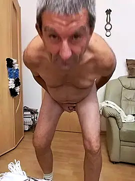 Lutzi1 online show from October 4, 2025, 7:12 pm