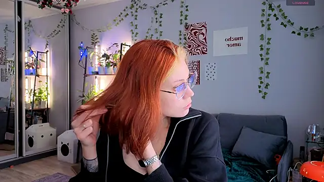 Snapshot of Your_Corvus chatting on April 21, 2026, 7:58 am Your Corvus online show from April 21, 2026, 7:58 am