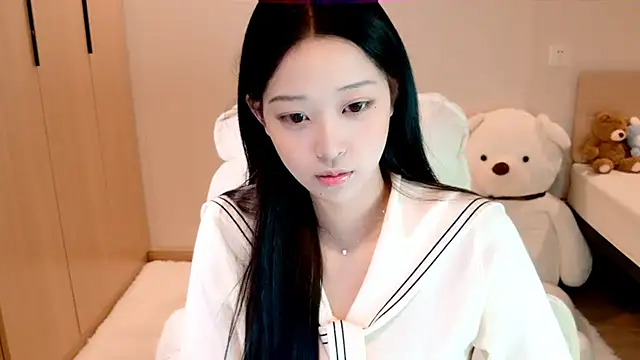 Snapshot of Xueb_J chatting on January 22, 2025, 8:49 pm Xueb J online show from January 22, 2025, 8:49 pm