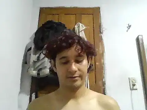 Snapshot of pedrodavid_ chatting on December 28, 2024, 5:57 pm pedrodavid  online show from December 28, 2024, 5:57 pm