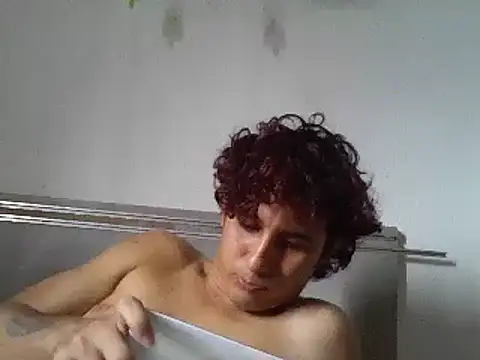 Snapshot of pedrodavid_ chatting on January 7, 2025, 7:17 pm pedrodavid  online show from January 7, 2025, 7:17 pm