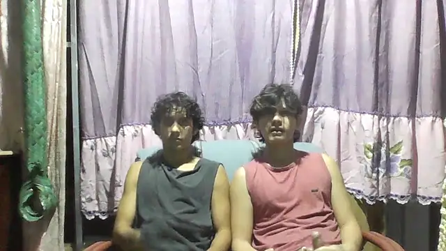 Snapshot of pedrodavid_ chatting on October 15, 2025, 12:22 am pedrodavid  online show from October 15, 2025, 12:22 am