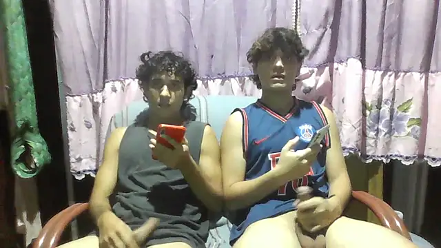 Snapshot of pedrodavid_ chatting on October 19, 2025, 12:00 am pedrodavid  online show from October 19, 2025, 12:00 am