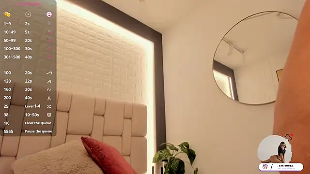 Snapshot of Caro_martinezz chatting on September 30, 2025, 11:48 am Caro martinezz online show from September 30, 2025, 11:48 am