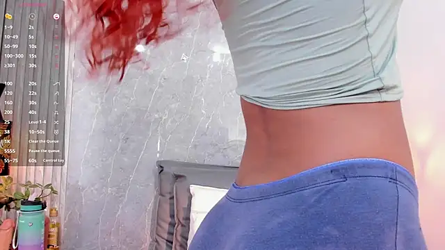 Snapshot of Sophiee_Velvet chatting on March 6, 2025, 6:05 pm Sophiee Velvet online show from March 6, 2025, 6:05 pm