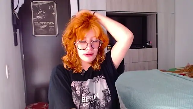 mariana124- online show from December 17, 2025, 2:56 pm