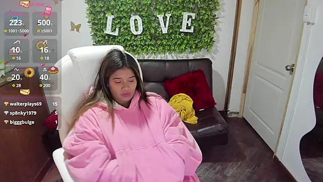 Enma  clark online show from December 20, 2024, 9:21 am