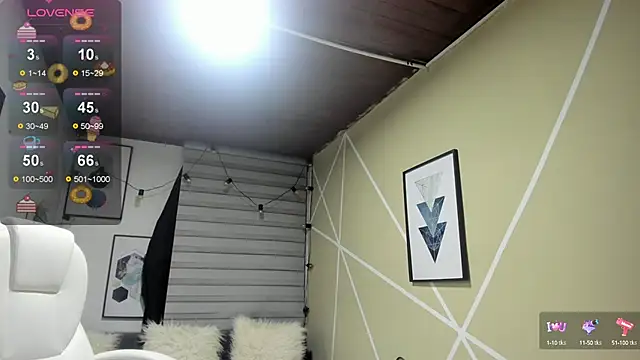 Enma  clark online show from September 22, 2025, 4:14 am