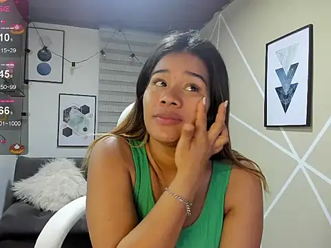 Enma  clark online show from November 14, 2025, 4:22 am