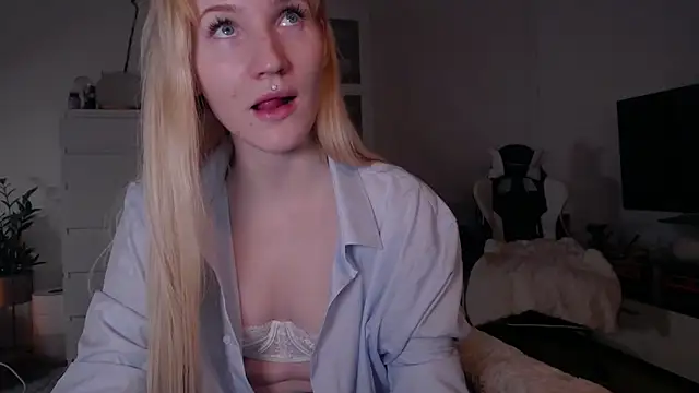 Snapshot of ginger_vi chatting on February 2, 2025, 10:17 pm ginger vi online show from February 2, 2025, 10:17 pm