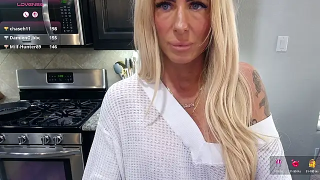 blondiluvsanal online show from March 31, 2026, 4:07 pm