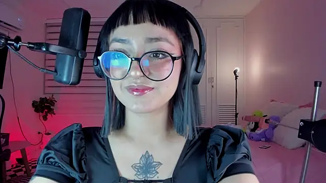 Snapshot of SweetJennaa chatting on March 16, 2025, 9:49 am SweetJennaa online show from March 16, 2025, 9:49 am
