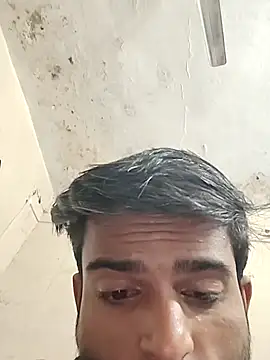 PRIYANHUxh online show from November 13, 2025, 4:39 pm