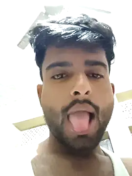 PRIYANHUxh online show from June 7, 2026, 11:52 pm