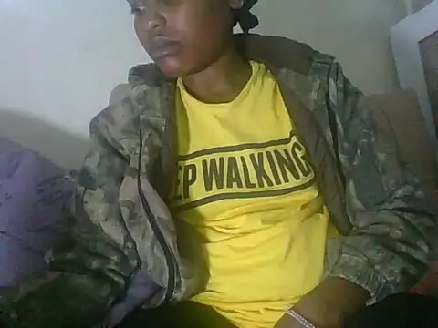 Candykitten online show from December 21, 2025, 5:03 am