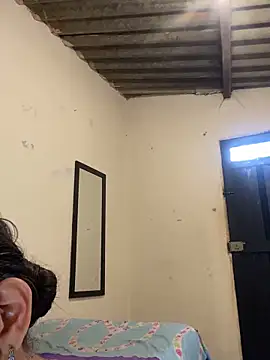 AlexaWarner online show from December 19, 2025, 5:42 pm