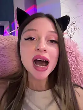 Kimsweet7 online show from March 4, 2025, 8:05 pm