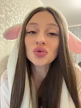 Kimsweet7 online show from April 13, 2026, 7:08 pm