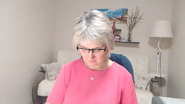 FleurMays online show from November 3, 2025, 5:09 am