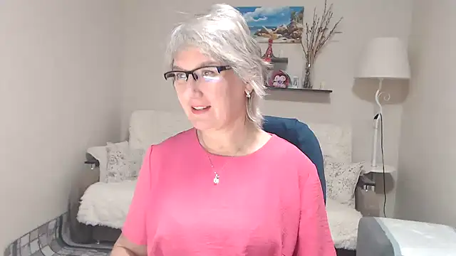 FleurMays online show from November 12, 2025, 4:13 am