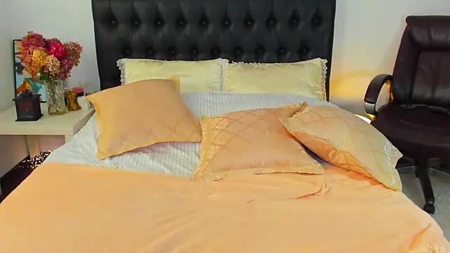 Goddess Squirt  online show from October 16, 2025, 3:18 am