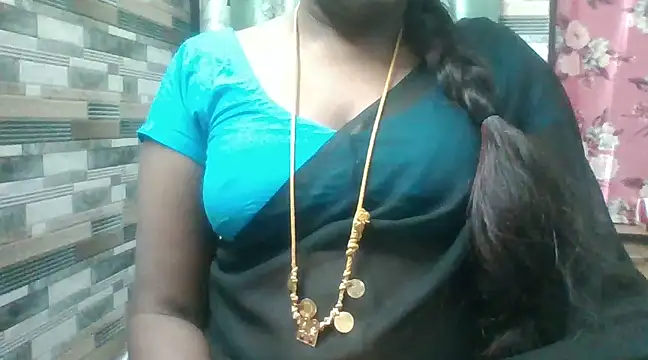 Snapshot of Hot_akshara chatting on December 6, 2024, 7:23 pm Hot akshara online show from December 6, 2024, 7:23 pm