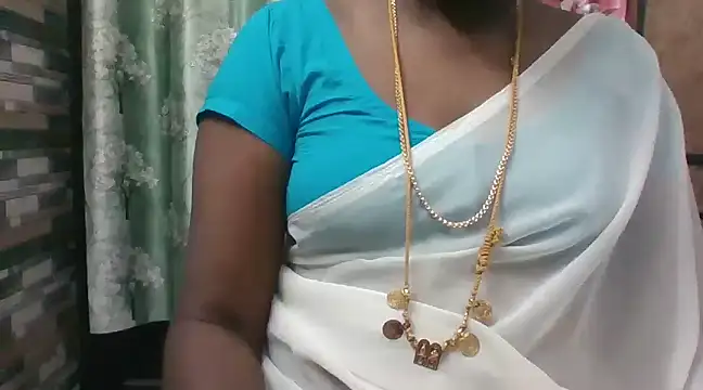 Snapshot of Hot_akshara chatting on December 8, 2024, 6:11 am Hot akshara online show from December 8, 2024, 6:11 am