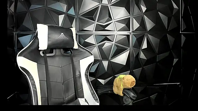 HelueHorny13 online show from March 13, 2025, 11:27 pm