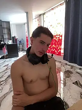 Snapshot of oliver_Lz chatting on March 4, 2026, 1:39 pm oliver Lz online show from March 4, 2026, 1:39 pm