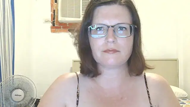 CrimsonMistress online show from March 27, 2026, 4:29 pm