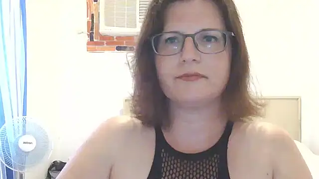 CrimsonMistress online show from April 6, 2026, 10:44 pm