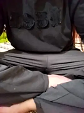 JasminePham online show from November 8, 2025, 7:45 pm