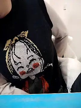 JasminePham online show from November 26, 2025, 1:17 am