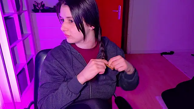 jenna-sxy19 online show from March 20, 2025, 2:51 am